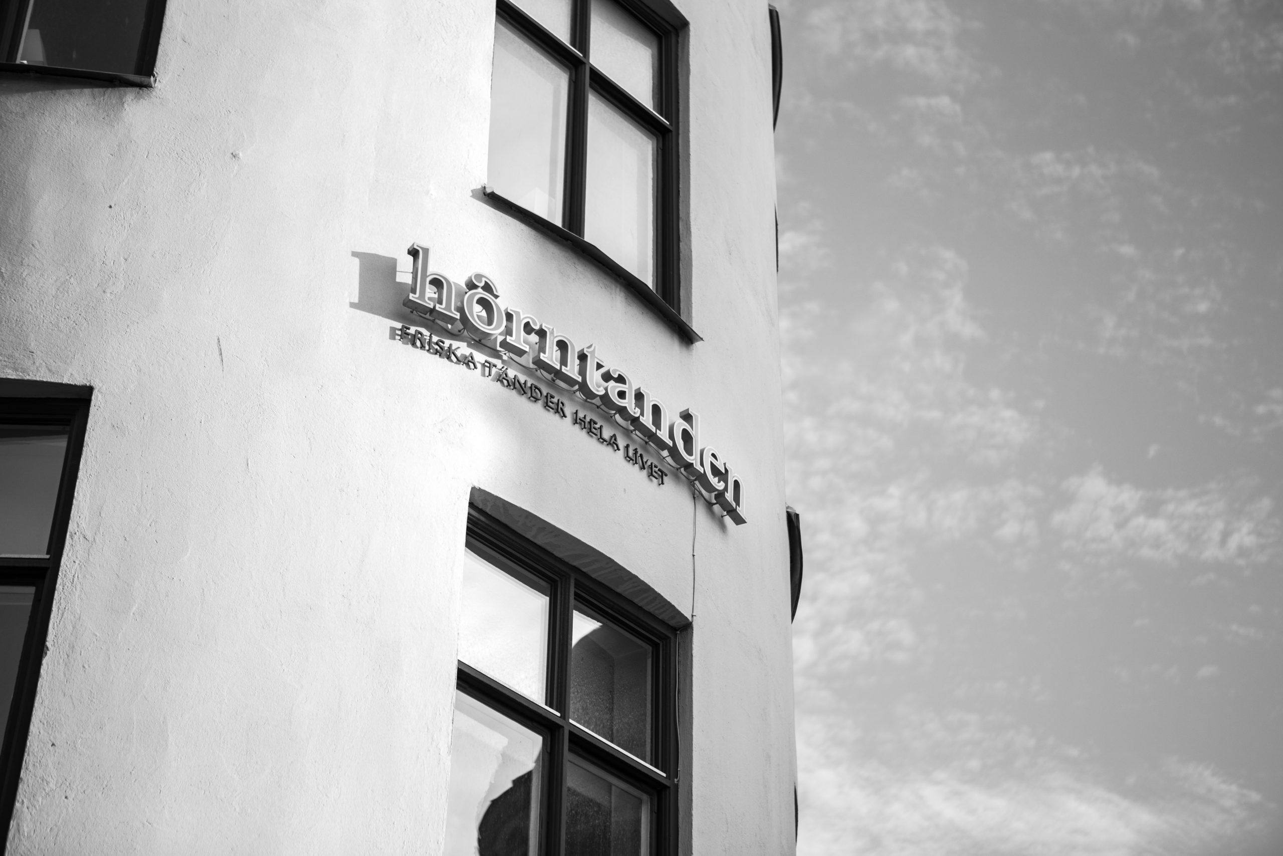 Hörntanden, en tandläkare i Örebro utifrån. 